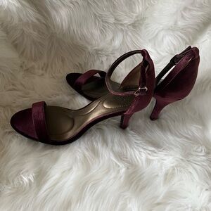 New in Box, never worn. Bandolino Wine Velvet Heels